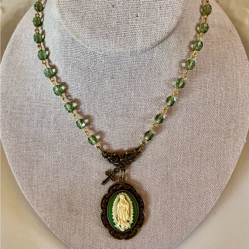 Vintage Style Guadalupe Cream on Green Cameo Necklace, Austrian Peridot Crystals - Picture 6 of 17